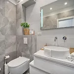 Doris' Place - Sea View Flat Close To Apartman Slatine