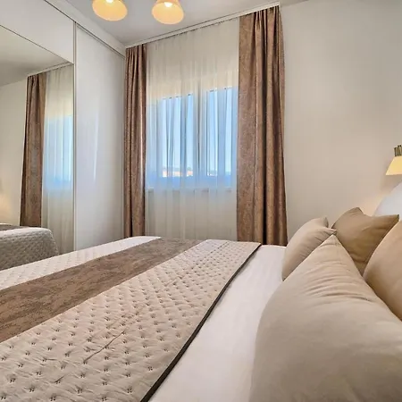 Apartman Doris' Place - Sea View Flat Close To