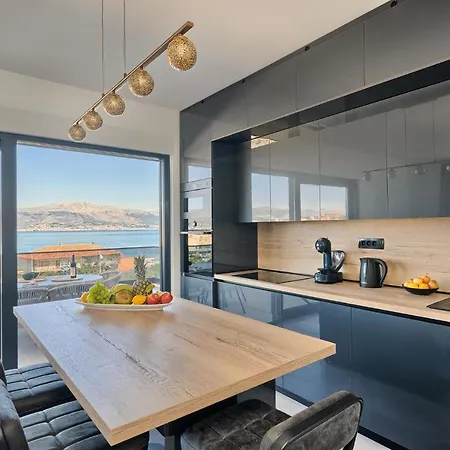 Doris' Place - Sea View Flat Close To Apartman Slatine