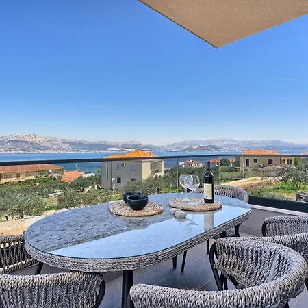 Apartman Doris' Place - Sea View Flat Close To Slatine